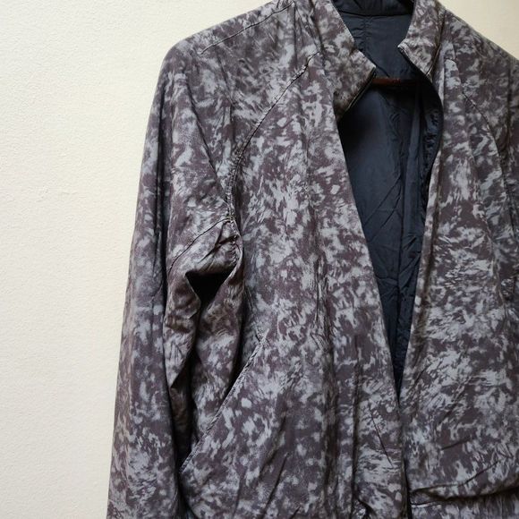 Lululemon Bombs Away Jacket / reversible - Picture 7 of 8